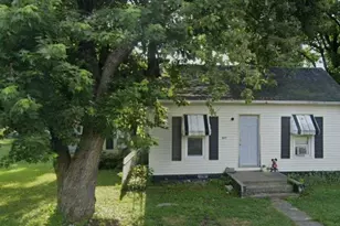 207 South St, Coffeen, IL 62017 - Photo 3