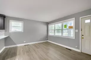 15301 Dorchester Ave, Dolton, IL 60419 - Photo 3