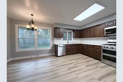 30974 N Milwaukee Avenue, Libertyville, IL 60048 - Photo 5