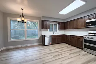 30974 N Milwaukee Ave, Libertyville, IL 60048 - Photo 5