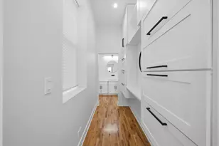 2825 W Walnut St, Chicago, IL 60612 - Photo 9