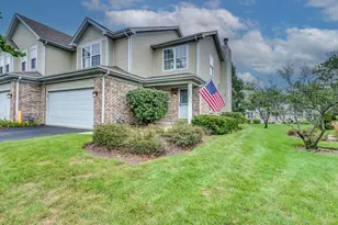 151 Sussex Ct, Roselle, IL 60172 - Photo 1