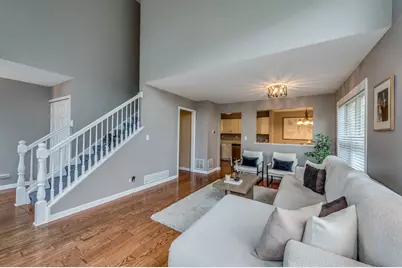 151 Sussex Court, Roselle, IL 60172 - Photo 7