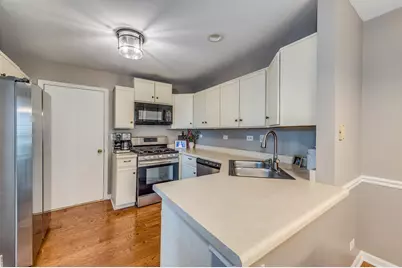 151 Sussex Court, Roselle, IL 60172 - Photo 9