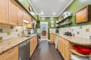 3808 N Pine Grove Ave, Chicago, IL 60613 - Photo 9
