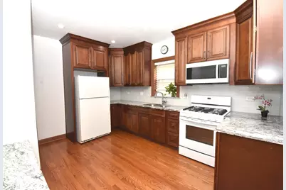 2918 N 74th Avenue, Elmwood Park, IL 60707 - Photo 3