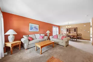 250 Sparrow Dr, Woodstock, IL 60098 - Photo 3