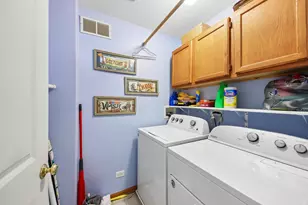 250 Sparrow Dr, Woodstock, IL 60098 - Photo 17