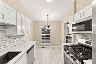 2656 S Cedar Glen Dr, Arlington Heights, IL 60005 - Photo 5