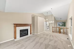 2656 S Cedar Glen Dr, Arlington Heights, IL 60005 - Photo 3