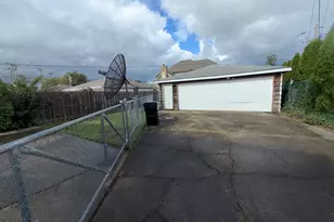 7940 W Executive Ct, Norridge, IL 60706 - Photo 17