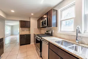 456 Greenbay Ave, Calumet City, IL 60409 - Photo 9