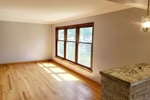 10312 S Kenneth Ave, Oak Lawn, IL 60453 - Photo 3