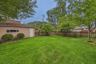 520 N Eastwood Ave, Mount Prospect, IL 60056 - Photo 23