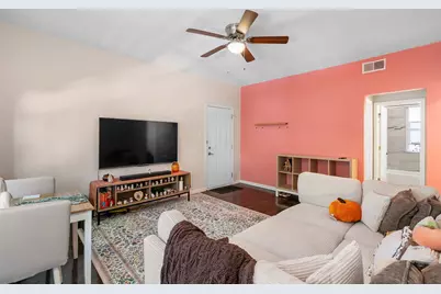 4857 N Lawndale Avenue #202, Chicago, IL 60625 - Photo 3