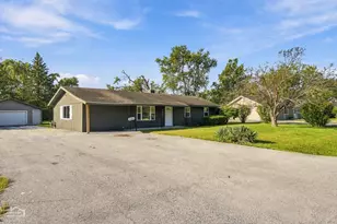 4671 185th Pl, Country Club Hills, IL 60478 - Photo 3