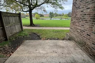 1919 Prairie Square, Schaumburg, IL 60173 - Photo 15
