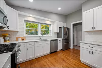 305 Wilshire Drive W, Wilmette, IL 60091 - Photo 7