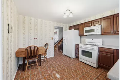 218 Desmond Drive, Schaumburg, IL 60193 - Photo 11