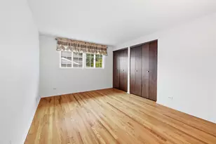 218 Desmond Dr, Schaumburg, IL 60193 - Photo 17