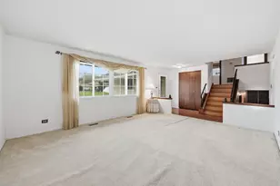 218 Desmond Dr, Schaumburg, IL 60193 - Photo 5