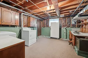 218 Desmond Dr, Schaumburg, IL 60193 - Photo 27
