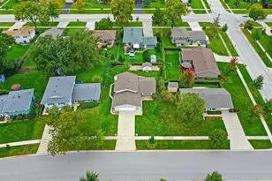 218 Desmond Dr, Schaumburg, IL 60193 - Photo 35