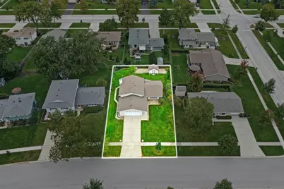 218 Desmond Drive, Schaumburg, IL 60193 - Photo 3