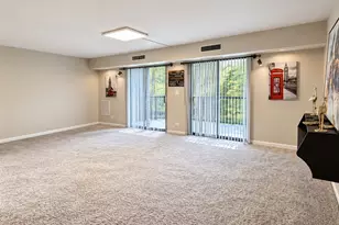 1605 E Central Rd, Arlington Heights, IL 60005 - Photo 7