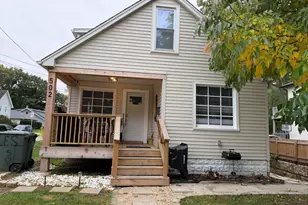 502 Charles St, Sycamore, IL 60178 - Photo 1