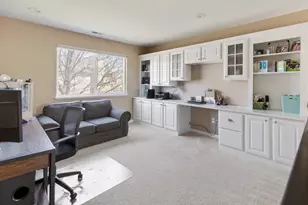 335 Thornwood Way, South Elgin, IL 60177 - Photo 7