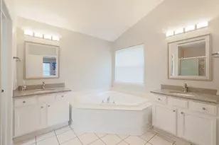 105 Rosewood Dr, Streamwood, IL 60107 - Photo 31