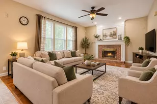 105 Rosewood Dr, Streamwood, IL 60107 - Photo 11