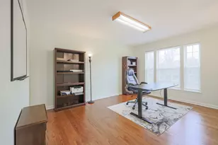 105 Rosewood Dr, Streamwood, IL 60107 - Photo 25