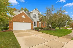 105 Rosewood Dr, Streamwood, IL 60107 - Photo 3
