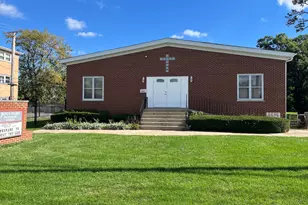 8747 S Roberts Rd, Hickory Hills, IL 60457 - Photo 1