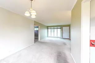1161 W Grant Dr, Des Plaines, IL 60016 - Photo 5