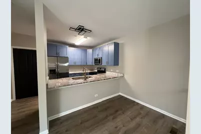 5 S Virginia Road #8, Crystal Lake, IL 60014 - Photo 3