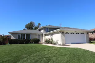 17012 Grissom Dr, Tinley Park, IL 60477 - Photo 3