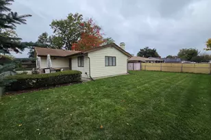 73 Forest Ln, Elk Grove Village, IL 60007 - Photo 23