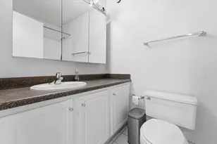 10 E Ontario St, Chicago, IL 60611 - Photo 13