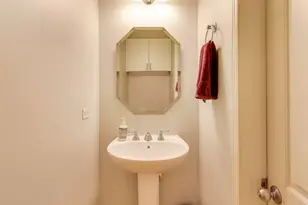 2622 N Mildred Ave, Chicago, IL 60614 - Photo 17