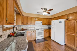 832 Eagle Creek Rd, Elwood, IL 60421 - Photo 11