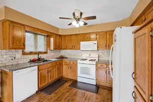 832 Eagle Creek Rd, Elwood, IL 60421 - Photo 9