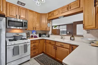 7106 Beckwith Road, Morton Grove, IL 60053 - Photo 5