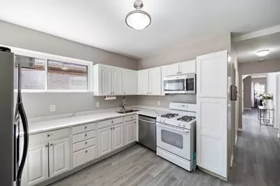 2431 Gunderson Avenue, Berwyn, IL 60402 - Photo 7