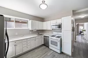 2431 Gunderson Ave, Berwyn, IL 60402 - Photo 7
