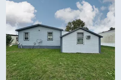 106 Redwood Manor, Pontiac, IL 61764 - Photo 3