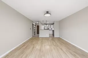 2000 Bayside Dr, Palatine, IL 60074 - Photo 7