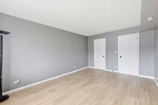 2000 Bayside Dr, Palatine, IL 60074 - Photo 15